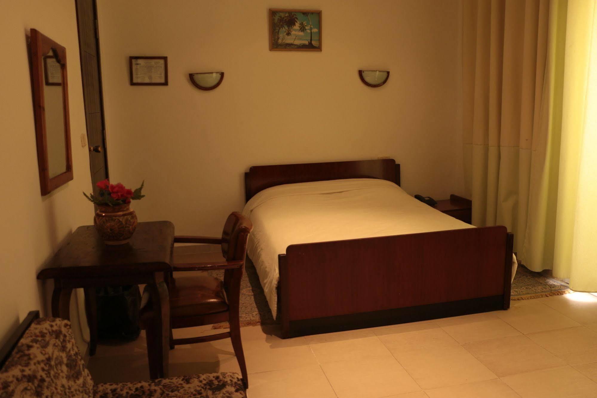Hotel Saint Georges Tunisi Esterno foto
