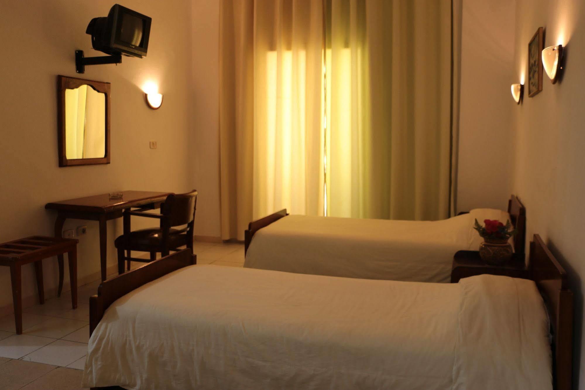 Hotel Saint Georges Tunisi Esterno foto